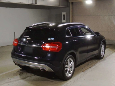 MERCEDES BENZ GLA
