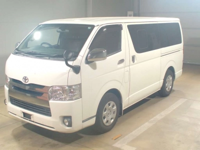 TOYOTA HIACE VAN