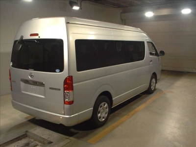 TOYOTA HIACE WAGON