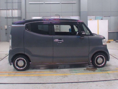 HONDA N-BOX SLASH