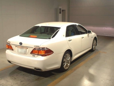 TOYOTA CROWN HYBRID