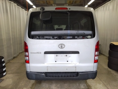 TOYOTA REGIUS ACE