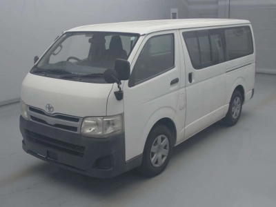 TOYOTA REGIUS VAN