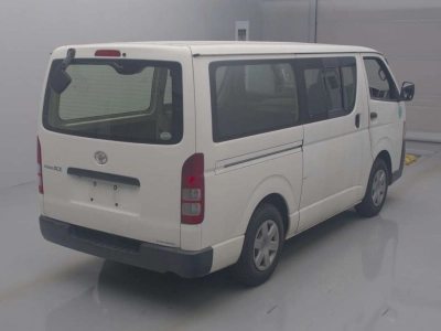 TOYOTA REGIUS VAN