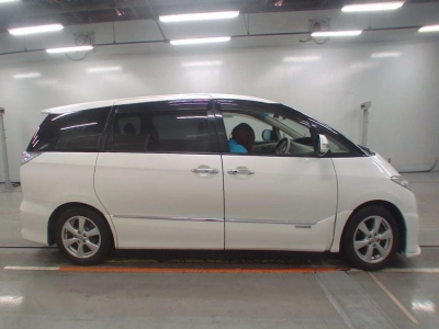 TOYOTA ESTIMA HYBRID