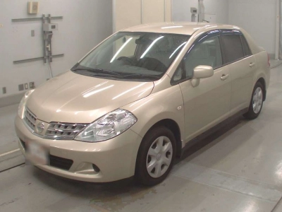 NISSAN TIIDA LATIO