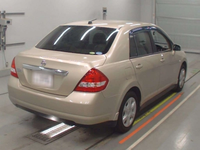 NISSAN TIIDA LATIO