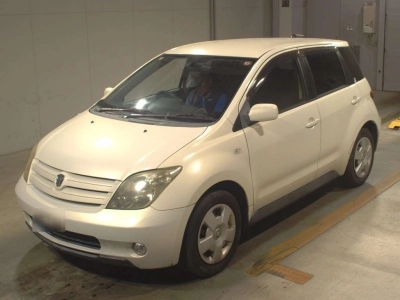 TOYOTA IST