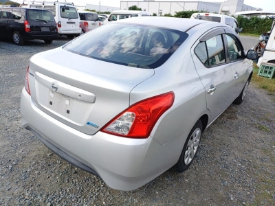 NISSAN TIIDA LATIO