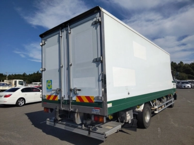 MITSUBISHI FUSO FIGHTER