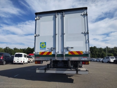MITSUBISHI FUSO FIGHTER