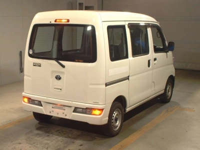 TOYOTA PIXIS VAN