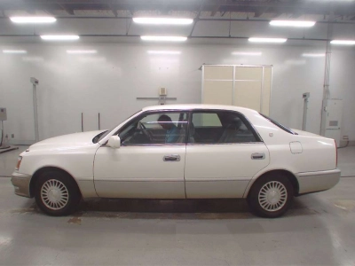 TOYOTA CROWN MAJESTA