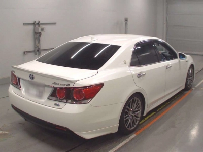 TOYOTA CROWN HYBRID