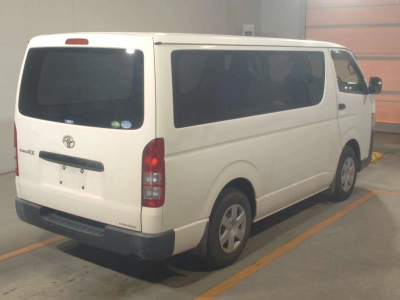 TOYOTA REGIUS VAN