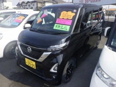 NISSAN ROOX