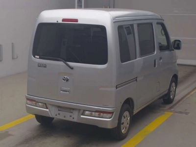 TOYOTA PIXIS VAN