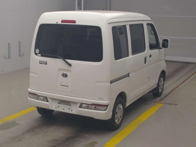 TOYOTA PIXIS VAN