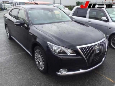 TOYOTA CROWN MAJESTA