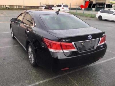 TOYOTA CROWN MAJESTA