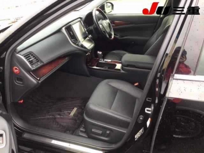 TOYOTA CROWN MAJESTA