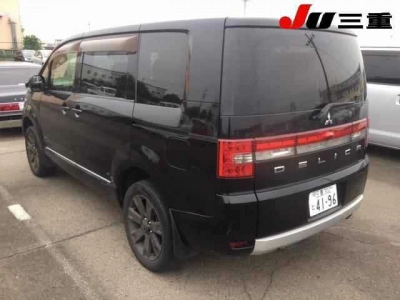 MITSUBISHI DELICA D:5