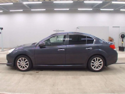 SUBARU LEGACY B4