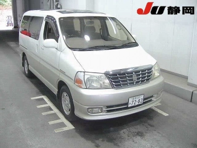 TOYOTA GRAND HIACE