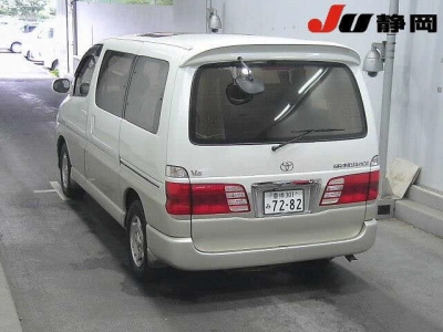TOYOTA GRAND HIACE