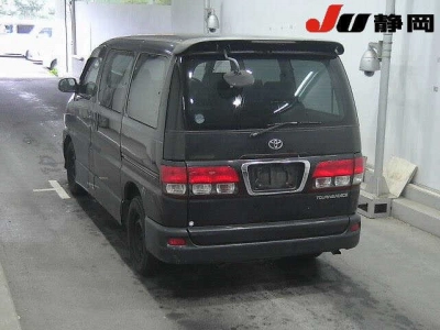 TOYOTA TOURING HIACE