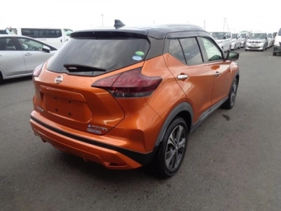 NISSAN KICKS