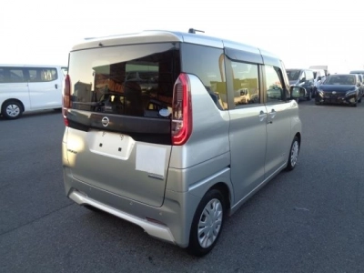 NISSAN ROOX