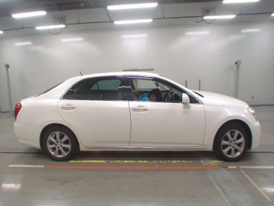 TOYOTA CROWN MAJESTA