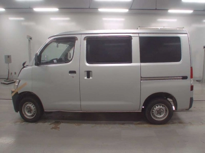 TOYOTA LITE ACE VAN