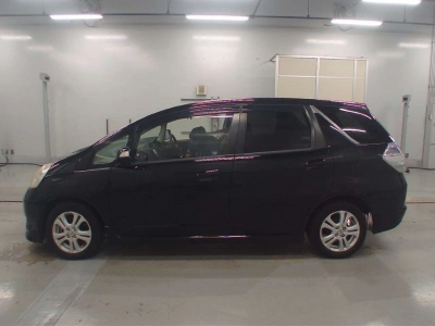 HONDA FIT SHUTTLE HYBRID