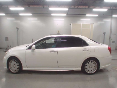 TOYOTA CROWN MAJESTA