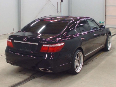 LEXUS LS