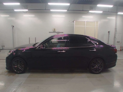 TOYOTA CROWN HYBRID
