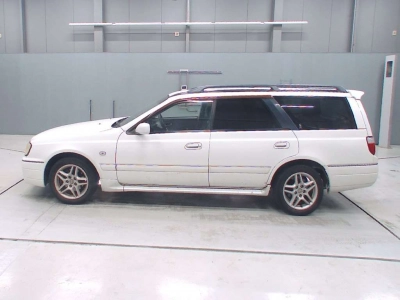 NISSAN STAGEA