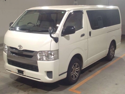 TOYOTA HIACE VAN