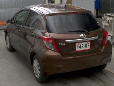 TOYOTA VITZ