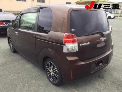 TOYOTA SPADE