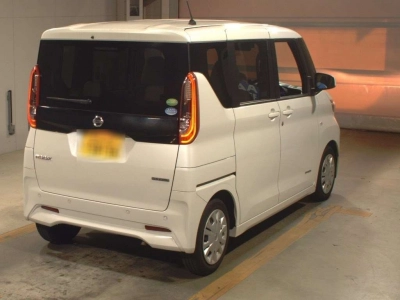 NISSAN ROOX