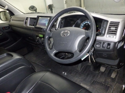 TOYOTA HIACE WAGON