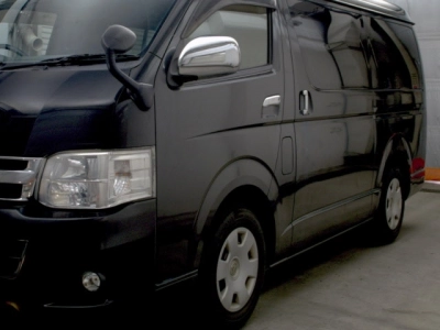TOYOTA HIACE WAGON