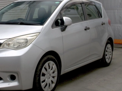 SUBARU TREZIA