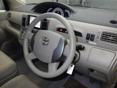 TOYOTA RAUM
