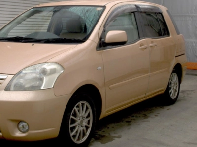 TOYOTA RAUM