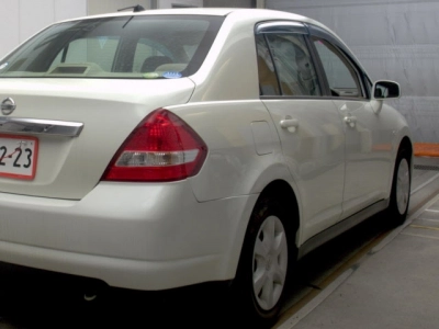 NISSAN TIIDA LATIO