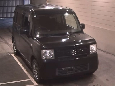 TOYOTA PIXIS SPACE